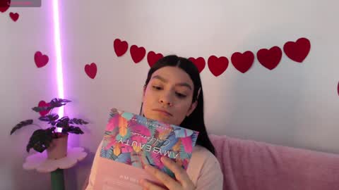 Lola online show from 31, 1, 2025