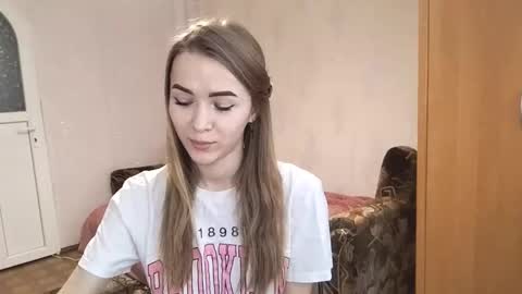 Snapshot of allegraschroeter chatting on 21, 11, 2025 Anna online show from 21, 11, 2025