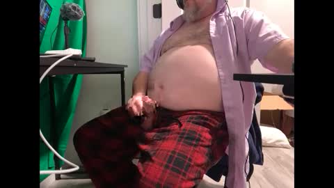 Allergictolove online show from 27, 2, 2025