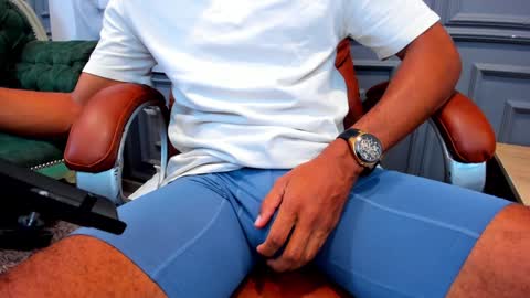 Snapshot of allessandrosantos chatting on 16, 12, 2024 Help me reach 100 likes online show from 16, 12, 2024