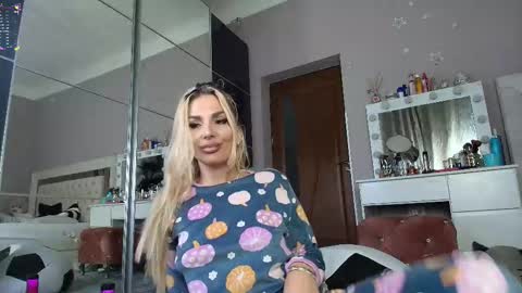 Snapshot of allesya23 chatting on 13, 11, 2025 onlyfansallesya23 online show from 13, 11, 2025