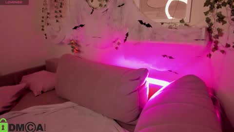 Snapshot of alli_aster chatting on 4, 11, 2025 alli_aster online show from 4, 11, 2025