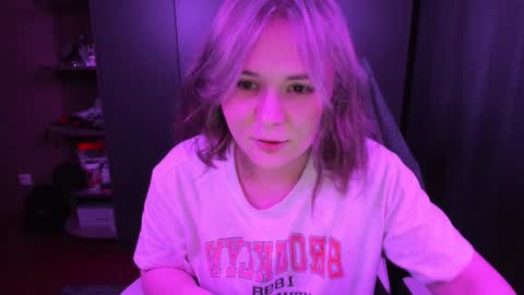 Snapshot of alli_zi chatting on 9, 11, 2025 Blair online show from 9, 11, 2025