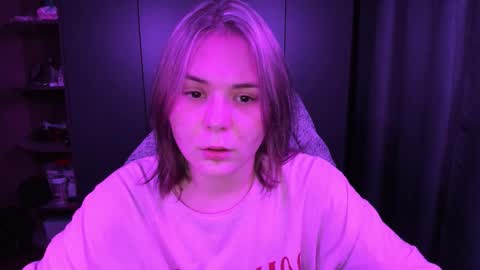 Snapshot of alli_zi chatting on 12, 11, 2025 Blair online show from 12, 11, 2025