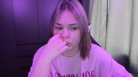 Snapshot of alli_zi chatting on 3, 12, 2025 Blair online show from 3, 12, 2025