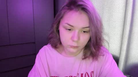 Snapshot of alli_zi chatting on 18, 12, 2025 Blair online show from 18, 12, 2025