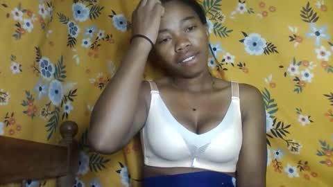 Snapshot of alliciax632770q chatting on 21, 5, 2026 alliciax632770q online show from 21, 5, 2026