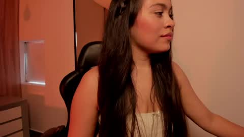 Snapshot of allie_bruce chatting on 27, 5, 2026 A L L I E online show from 27, 5, 2026