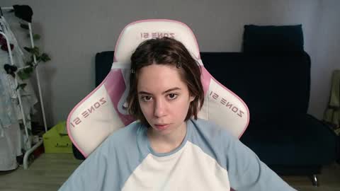 Snapshot of allie_hazie chatting on 22, 4, 2026 alice online show from 22, 4, 2026