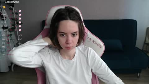 Snapshot of allie_hazie chatting on 26, 4, 2026 alice online show from 26, 4, 2026