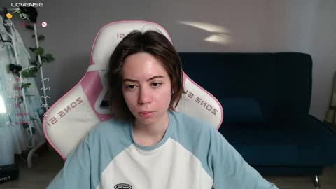 Snapshot of allie_hazie chatting on 28, 4, 2026 alice online show from 28, 4, 2026