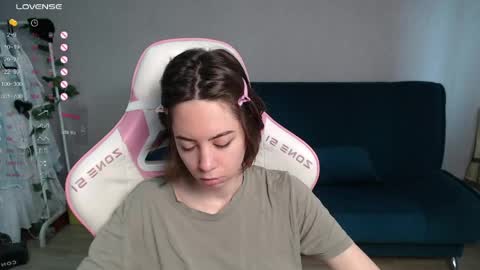 Snapshot of allie_hazie chatting on 8, 5, 2026 alice online show from 8, 5, 2026