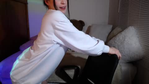 Snapshot of allierose_ chatting on 5, 12, 2024 Allie online show from 5, 12, 2024