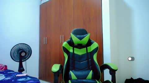 Snapshot of allison_baby_2416 chatting on 24, 12, 2024 Alisson online show from 24, 12, 2024