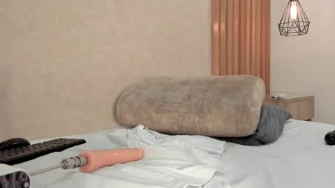 Snapshot of allisonroberts_ chatting on 2, 1, 2025 Alli online show from 2, 1, 2025