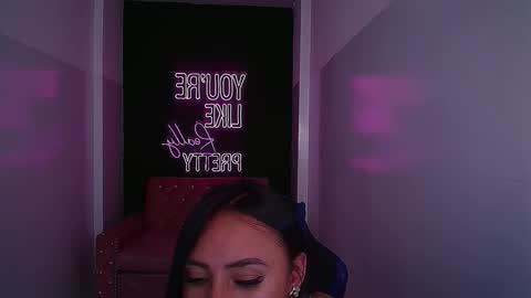 Snapshot of allisson_a chatting on 12, 1, 2025 Allisson online show from 12, 1, 2025