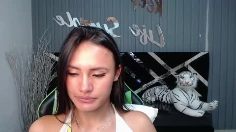 Snapshot of allisson_a chatting on 16, 1, 2025 Allisson online show from 16, 1, 2025