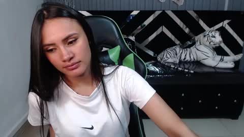 Snapshot of allisson_a chatting on 19, 2, 2025 Allisson online show from 19, 2, 2025