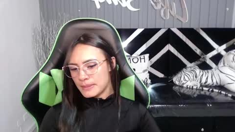 Snapshot of allisson_a chatting on 20, 2, 2025 Allisson online show from 20, 2, 2025