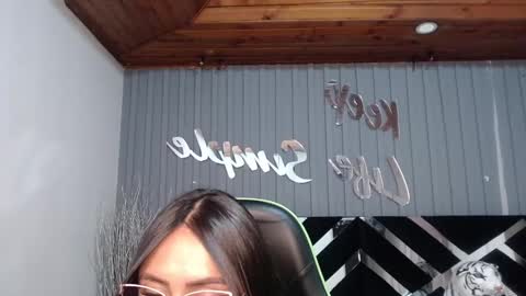 Snapshot of allisson_a chatting on 4, 3, 2025 Allisson online show from 4, 3, 2025