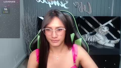 Snapshot of allisson_a chatting on 6, 3, 2025 Allisson online show from 6, 3, 2025