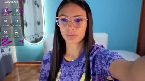 Snapshot of allisson_a chatting on 18, 10, 2025 Allisson online show from 18, 10, 2025