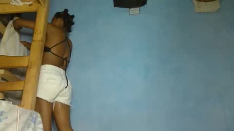 allizida01 online show from 23, 11, 2025