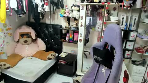 allsson_miller online show from 21, 4, 2026