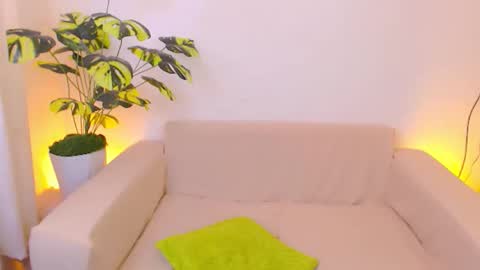 Snapshot of alluring_brianna08 chatting on 6, 5, 2026 Brianna online show from 6, 5, 2026