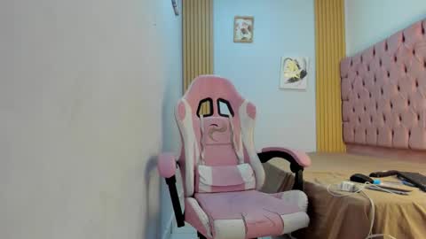 alluringangel01 online show from 4, 11, 2025