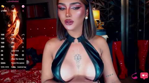 Snapshot of alluringnatalya chatting on 5, 11, 2025 Natalya Fox online show from 5, 11, 2025