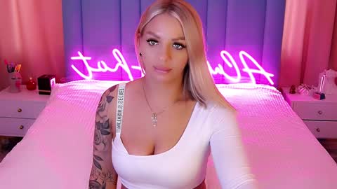 AlwaysHot online show from 8, 12, 2024