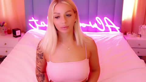 AlwaysHot online show from 18, 12, 2024