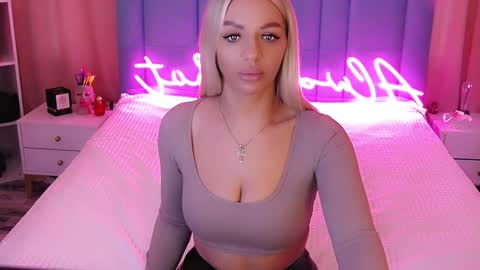 AlwaysHot online show from 20, 1, 2025