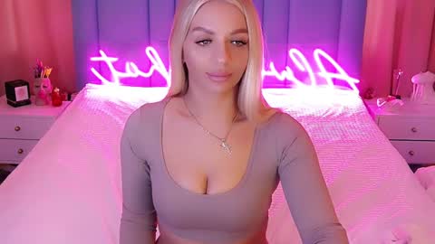 AlwaysHot online show from 27, 1, 2025