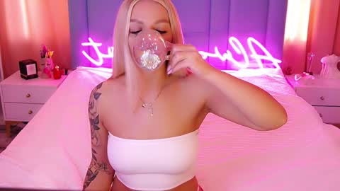 AlwaysHot online show from 2, 2, 2025