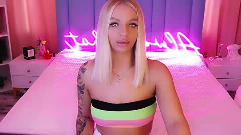 AlwaysHot online show from 9, 2, 2025