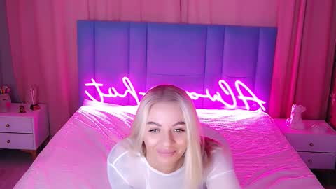 AlwaysHot online show from 6, 11, 2025