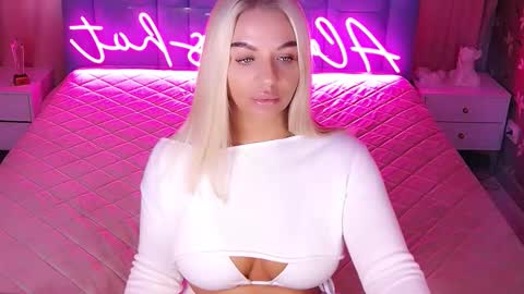 AlwaysHot online show from 3, 2, 2026