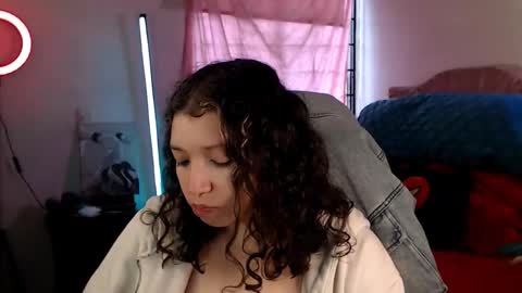 Snapshot of ally_donfort chatting on 28, 10, 2025 Ally online show from 28, 10, 2025