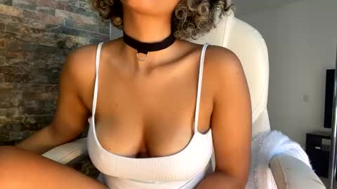 Snapshot of ally_summer chatting on 9, 12, 2024 ally_summer online show from 9, 12, 2024