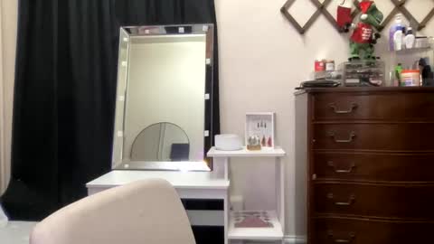 Snapshot of allyanalangel chatting on 15, 11, 2025 allyanalangel online show from 15, 11, 2025