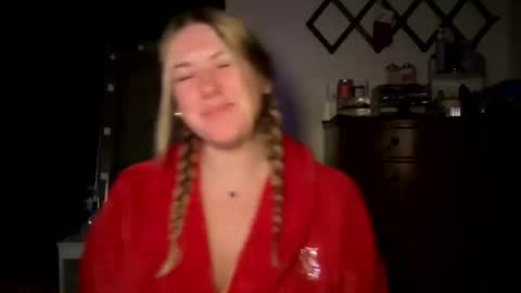 Snapshot of allyanalangel chatting on 17, 11, 2025 allyanalangel online show from 17, 11, 2025