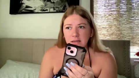 Snapshot of allyanalangel chatting on 28, 2, 2026 allyanalangel online show from 28, 2, 2026