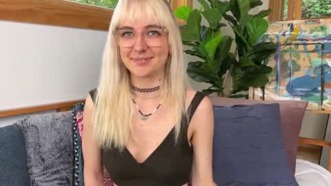 Ally Elliot online show from 9, 10, 2025