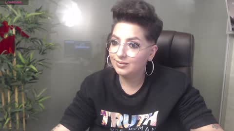 Snapshot of allyiah chatting on 16, 12, 2024 online show from 16, 12, 2024