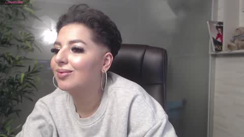 Snapshot of allyiah chatting on 16, 1, 2025 online show from 16, 1, 2025