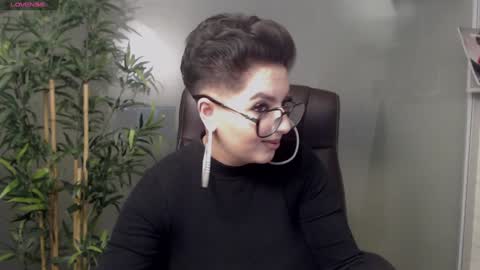 Snapshot of allyiah chatting on 28, 1, 2025 online show from 28, 1, 2025