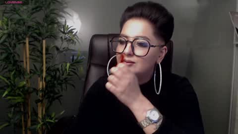 Snapshot of allyiah chatting on 29, 1, 2025 online show from 29, 1, 2025