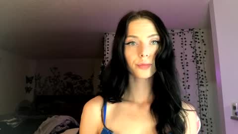 Snapshot of allyoursss1212 chatting on 28, 1, 2025 Ally Girl In Her Ally World online show from 28, 1, 2025